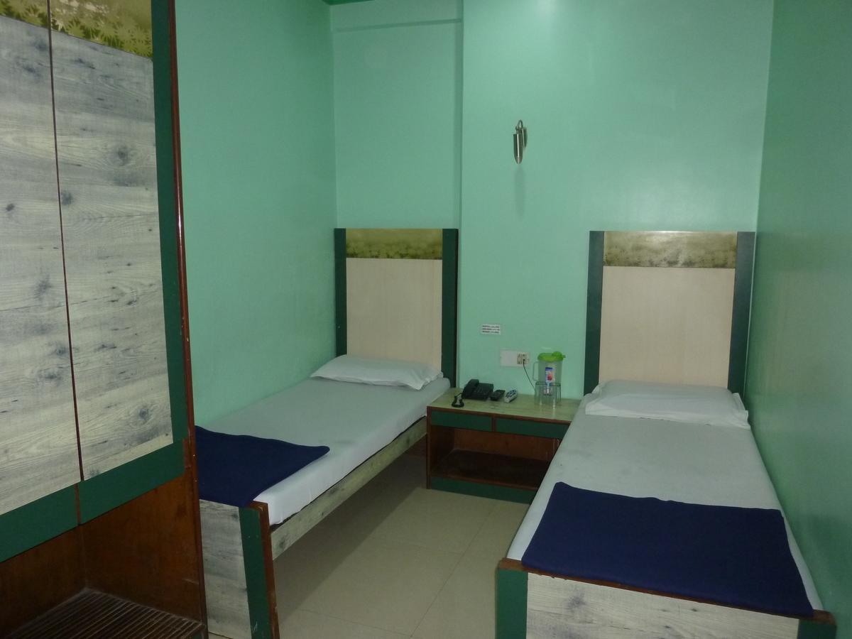 Hotel Stars Mumbai Szoba fotó